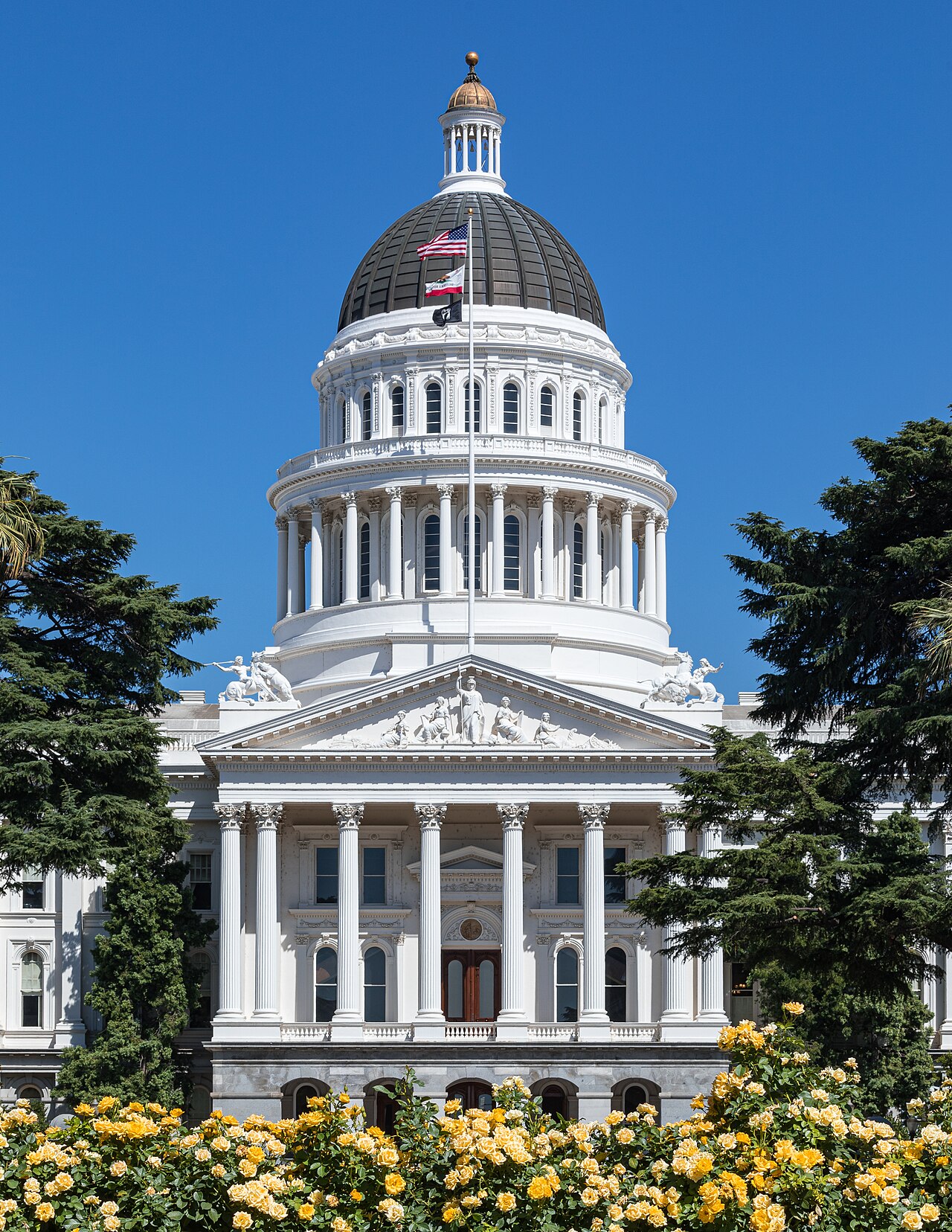 The California State Capitol in Sacramento, where SB 1000 on AI image provenance awaits the governor